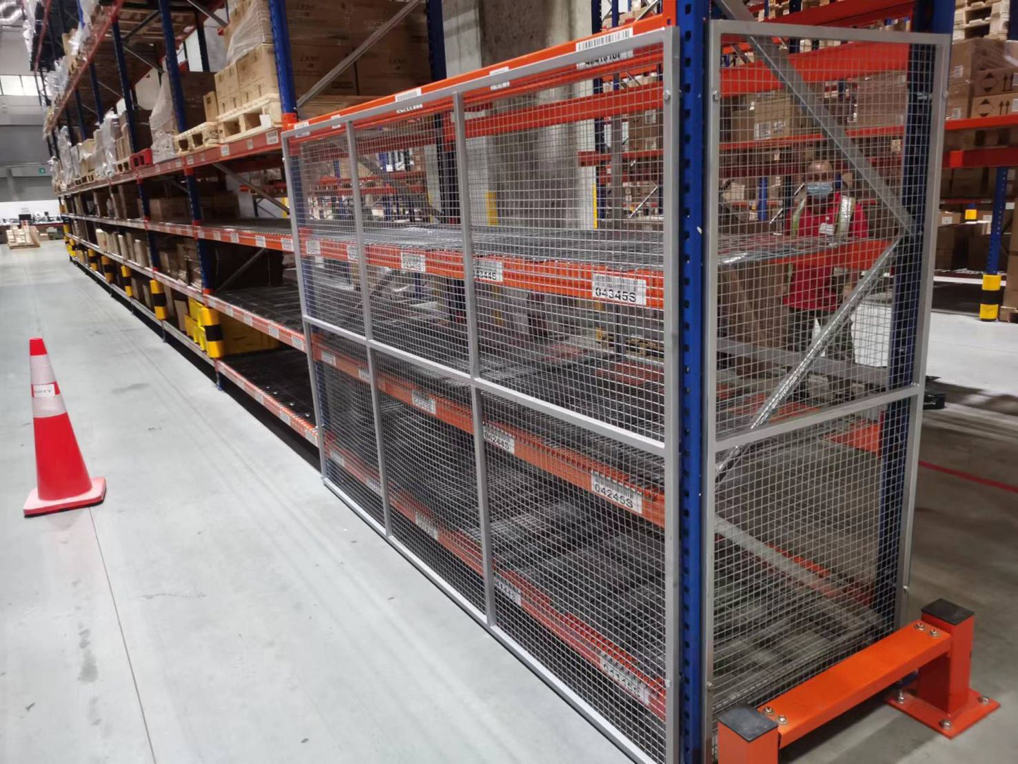 Metal fencing cages – Integral Powerlift